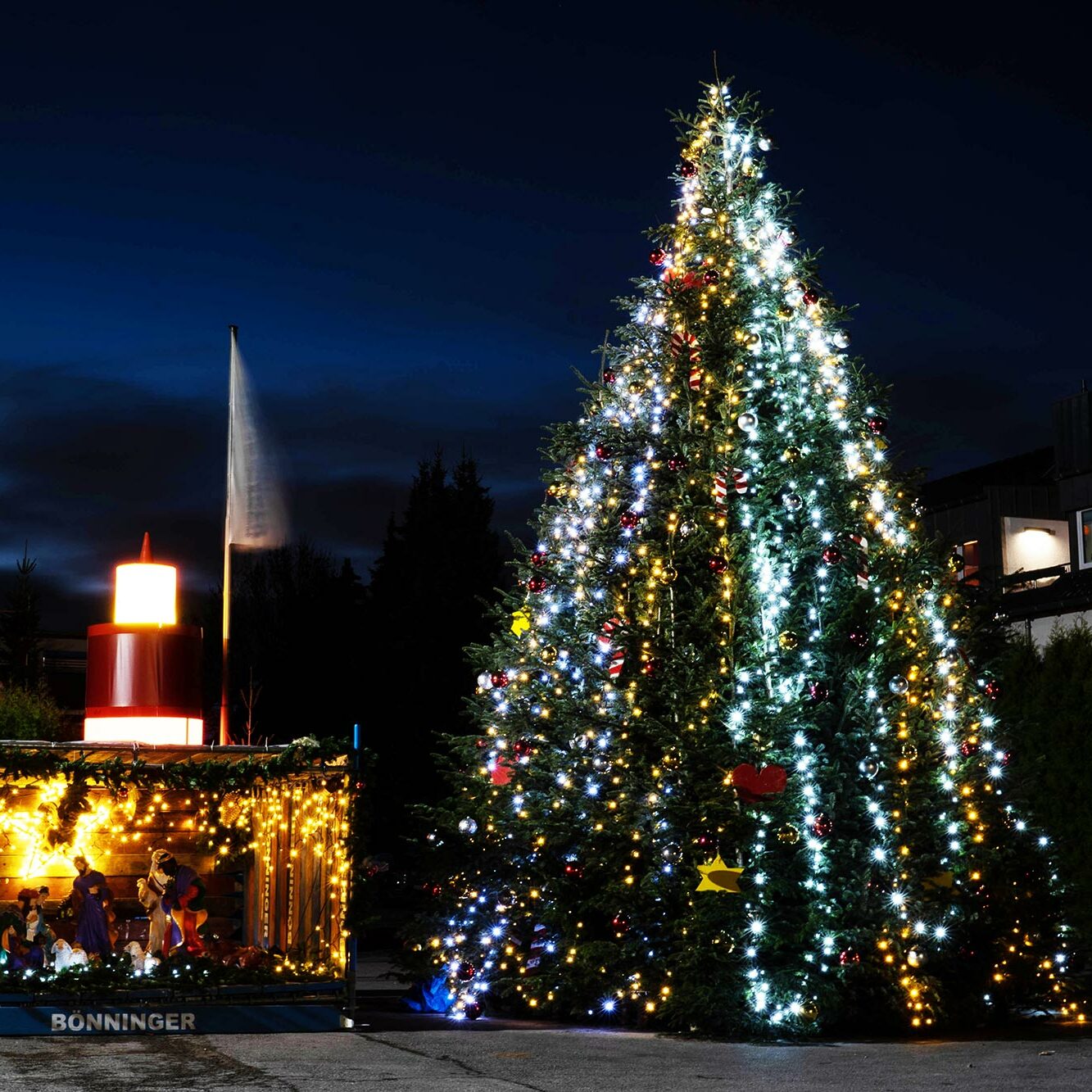 Weihnachtsbaum individuelle Gerüstsonderkonstruktion Bönninger